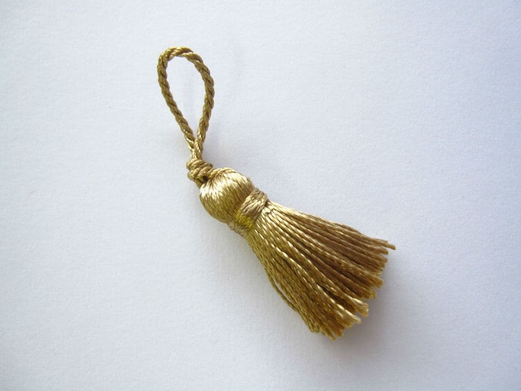 100 Mini craft tassels Small 3 5cm 2cm loop long decorative Key cushion